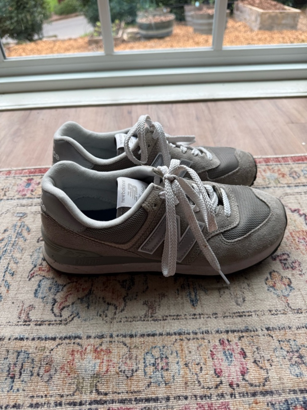 New Balance Women’s 574 Core 8.5 - Picture 8 of 10